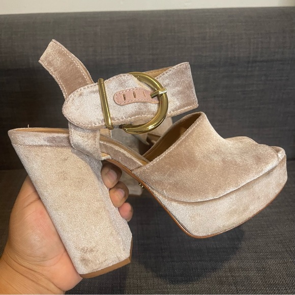 Schutz Thaise Pink Velvet Platforms - Picture 1 of 12